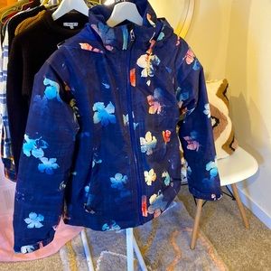 Obermeyer ski jacket. Teen size large (14-16)/Women’s XS. Excellent condition.